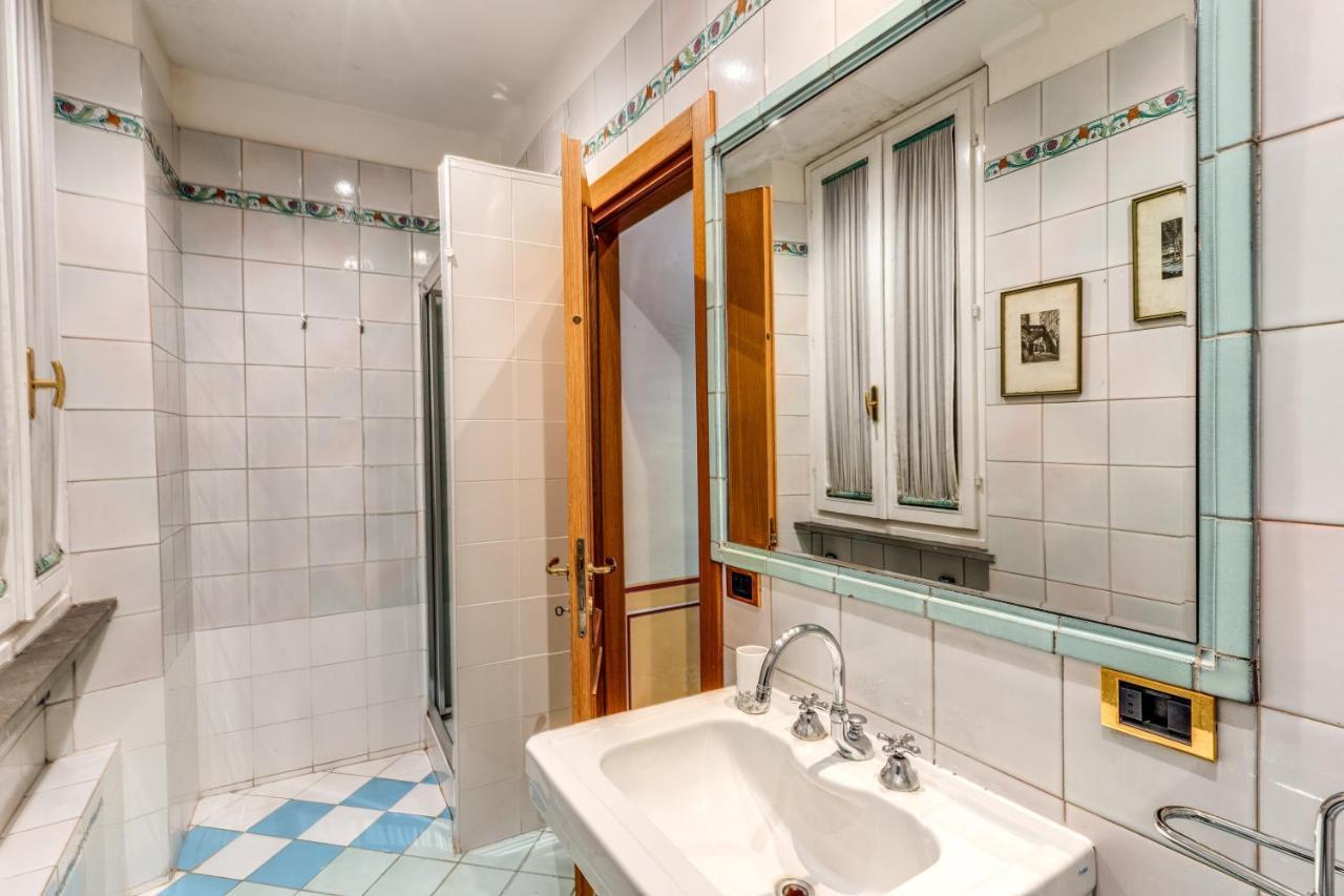 Lovely Flat By The Trevi Fountain Apartment Rome Bagian luar foto