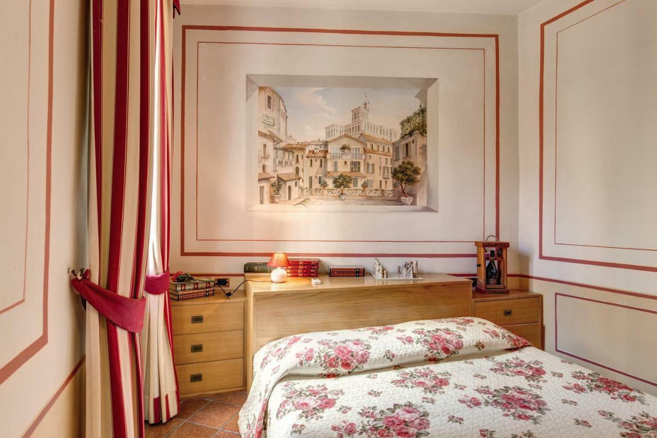 Lovely Flat By The Trevi Fountain Apartment Rome Bagian luar foto