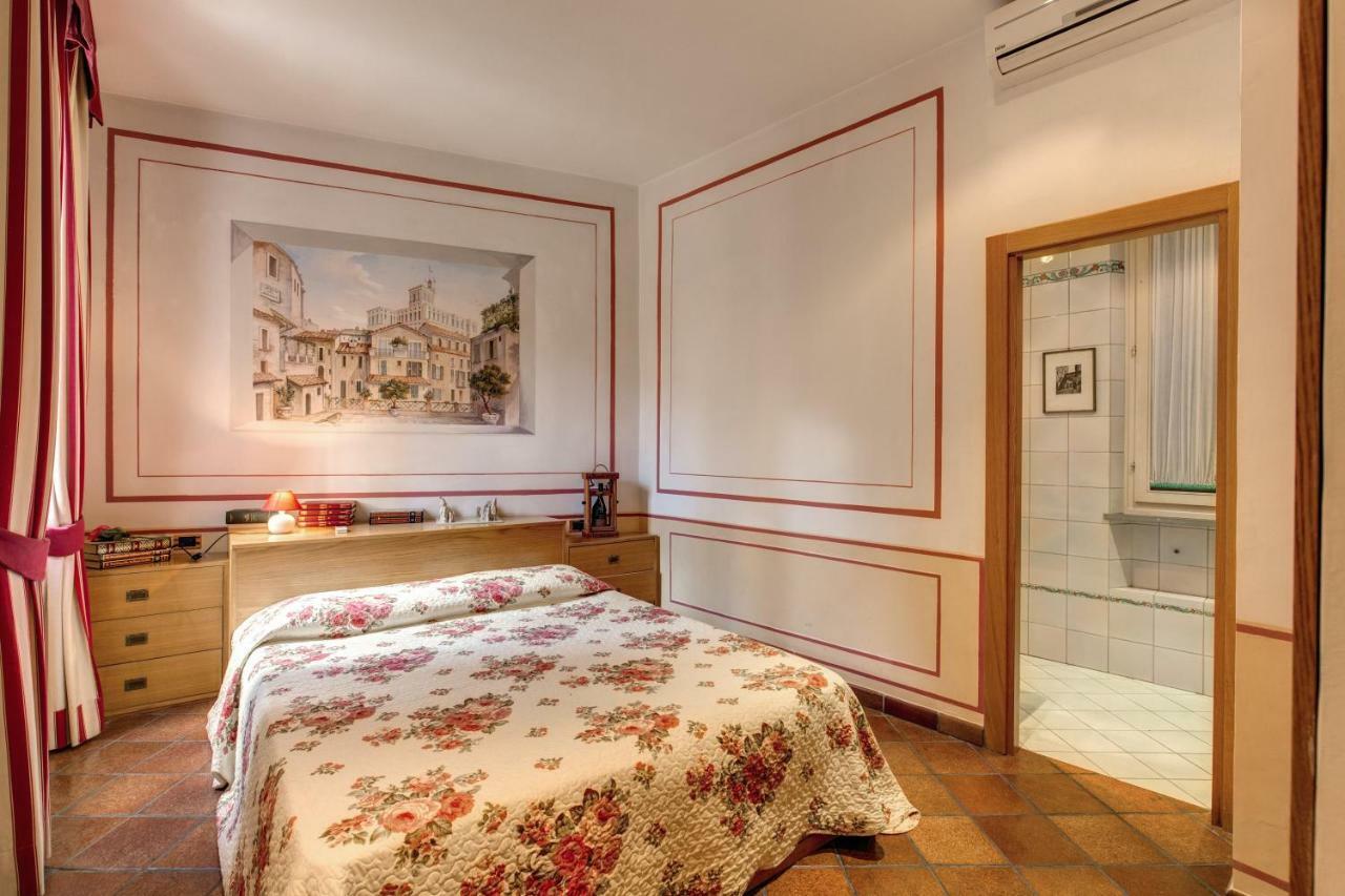 Lovely Flat By The Trevi Fountain Apartment Rome Bagian luar foto