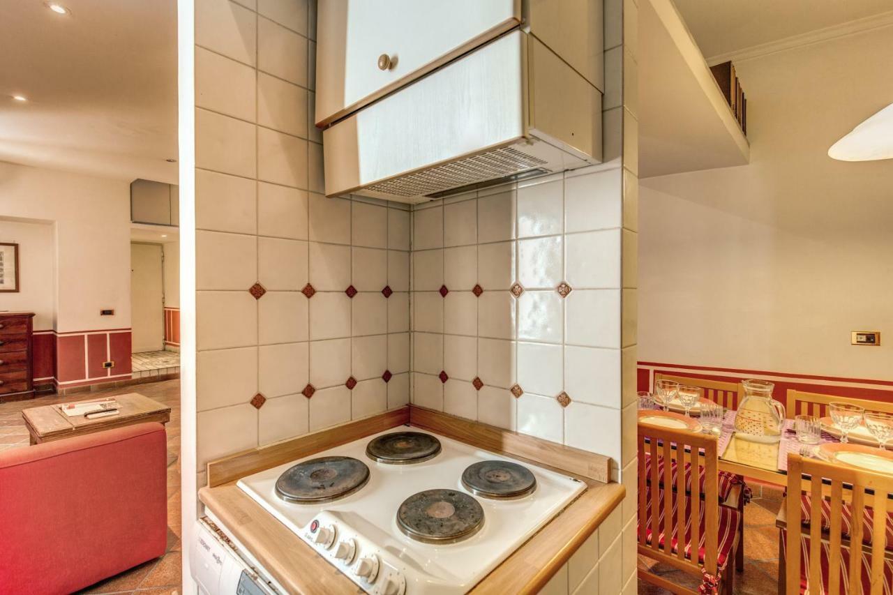 Lovely Flat By The Trevi Fountain Apartment Rome Bagian luar foto