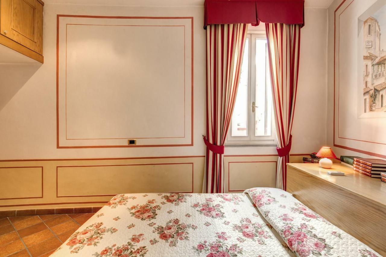 Lovely Flat By The Trevi Fountain Apartment Rome Bagian luar foto